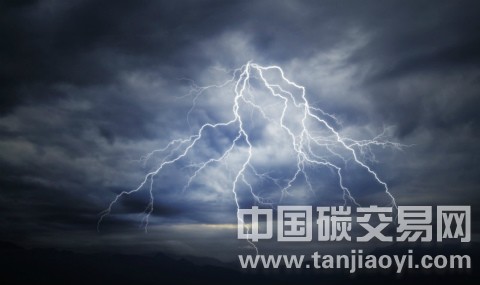 “全球變暖導(dǎo)致閃電發(fā)生次數(shù)增加50%”