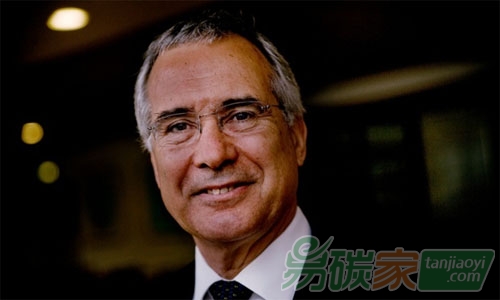 “倫敦經(jīng)濟(jì)學(xué)院經(jīng)濟(jì)學(xué)家尼古拉斯·斯特恩”