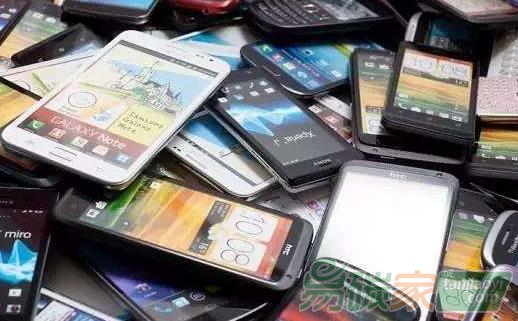 使用手機(jī)致全球變暖言過其實(shí)，但報(bào)廢手機(jī)確實(shí)是碳排放大戶